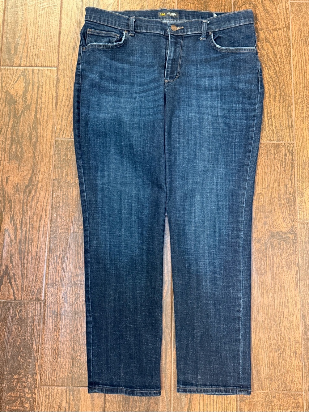 Lee Women's Dark Indigo Cropped Straight Jeans Size 16 Medium